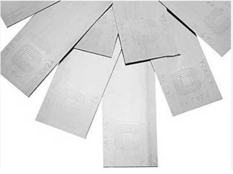 Kuvatommis-2023-12-13-104632 Au 585/White Gold Solder Hard 2g - Image 1